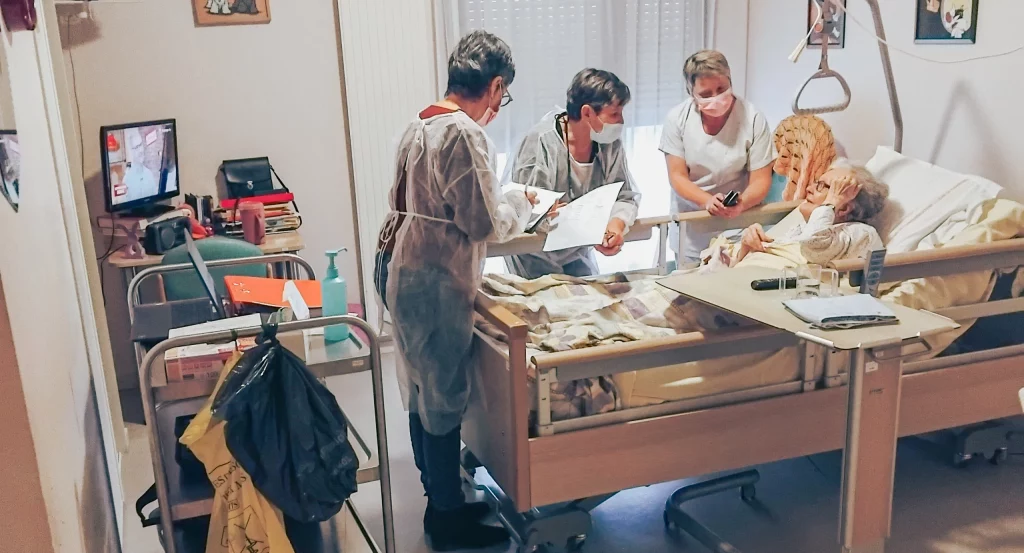 Santé Photo représentant un groupe de soignants pour une séance de soins bucco-dentaire
