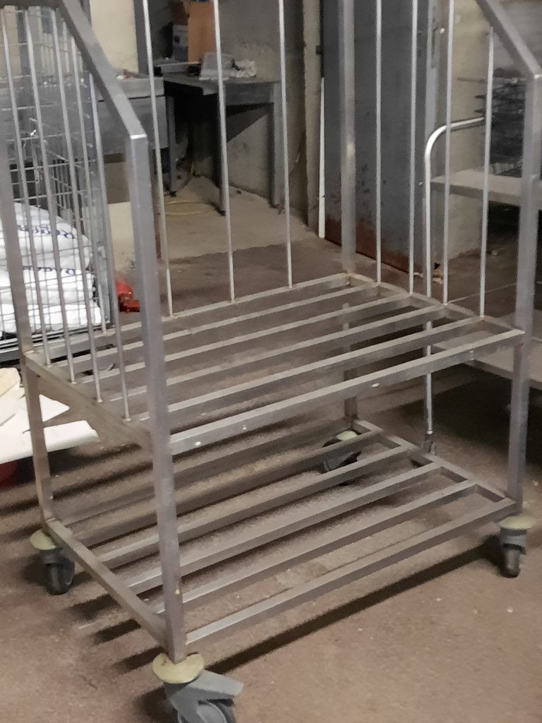 vide garage_chariot 6